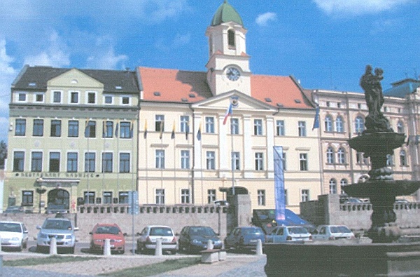 Vodní prvek před budovou radnice MěÚ Teplice - návrh 01